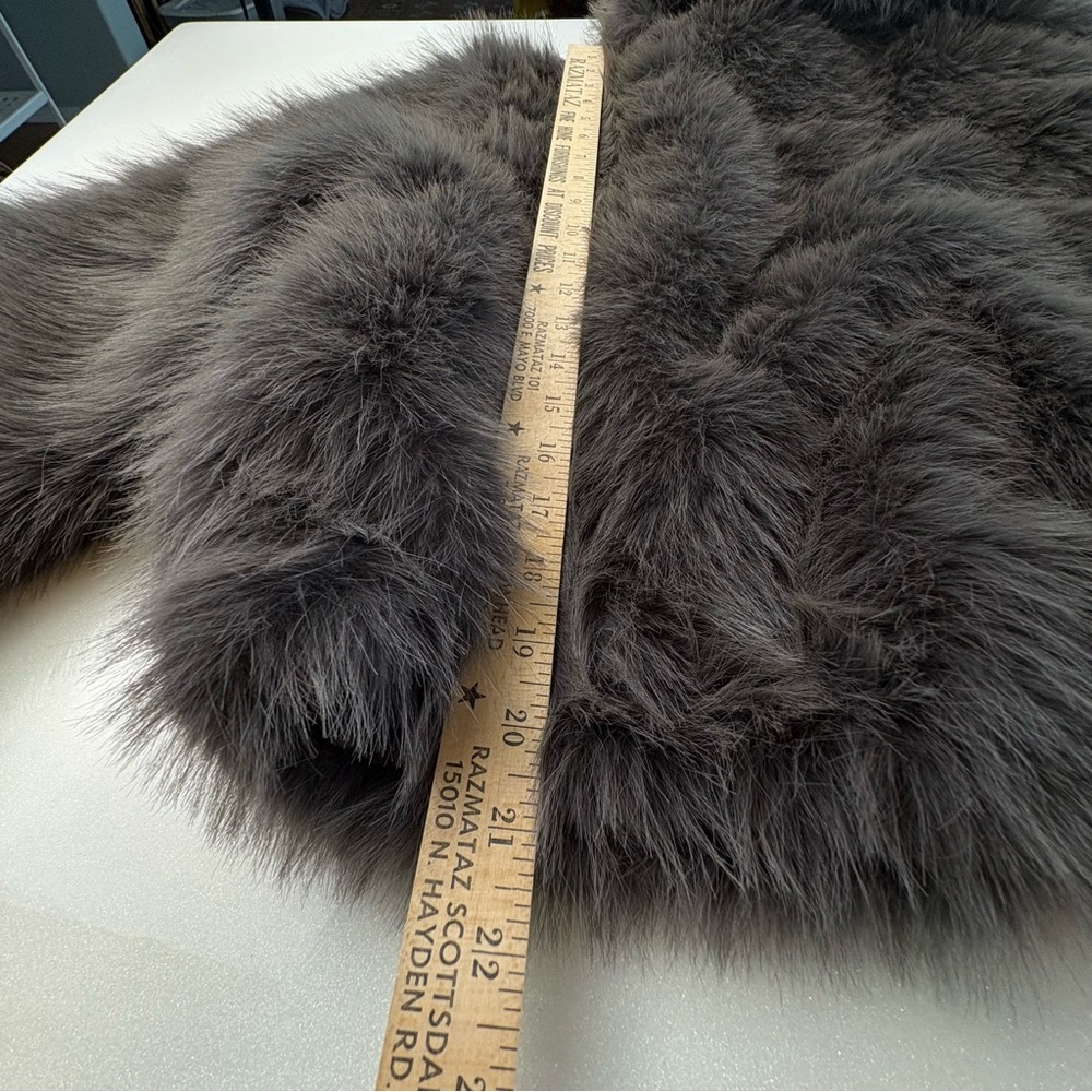 Rebecca Minkoff Gray Collar Faux Fur Jacket Gold Zip Cropped At Waist Silk Inner - Picture 13 of 15